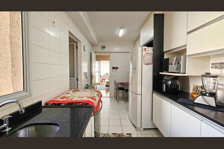 Apartamento à venda com 98m², 3 quartos e 2 vagasCozinha