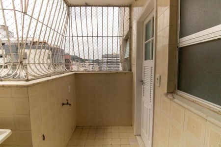 Apartamento à venda com 108m², 2 quartos e 1 vagaÁrea de Serviço