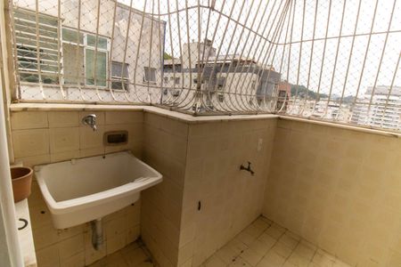 Apartamento à venda com 108m², 2 quartos e 1 vagaÁrea de Serviço