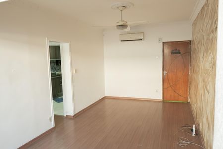 Apartamento à venda com 74m², 3 quartos e sem vaga Apartamento à venda com 74m², 3 quartos e sem vagaSala