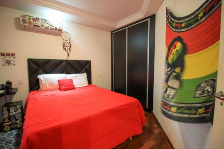 Apartamento à venda com 260m², 6 quartos e 4 vagasQuarto 2