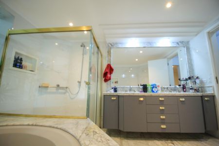 Apartamento à venda com 260m², 6 quartos e 4 vagasBanheiro Suíte