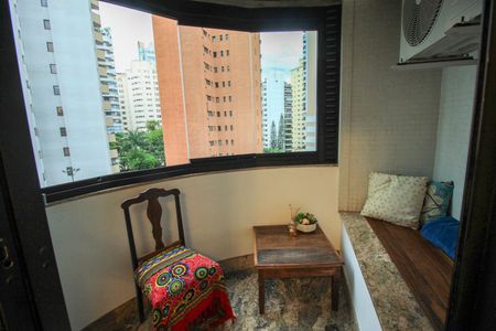 Apartamento à venda com 260m², 6 quartos e 4 vagasSacada Suíte