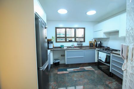 Apartamento à venda com 260m², 6 quartos e 4 vagasCozinha