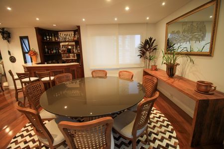 Apartamento à venda com 260m², 6 quartos e 4 vagasSala