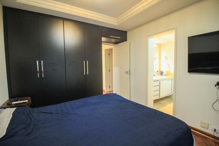 Apartamento à venda com 260m², 6 quartos e 4 vagasSuíte 2
