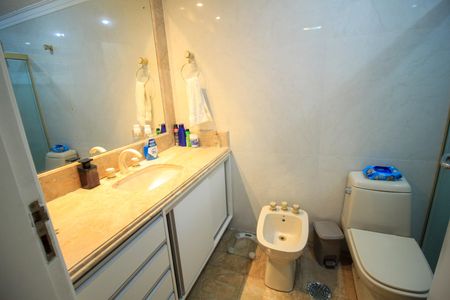 Apartamento à venda com 260m², 6 quartos e 4 vagasBanheiro Suíte 2