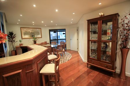 Apartamento à venda com 260m², 6 quartos e 4 vagasSala