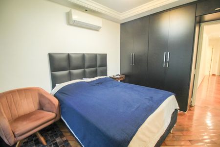 Apartamento à venda com 260m², 6 quartos e 4 vagasSuíte 2