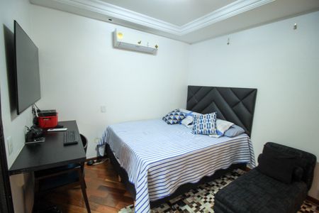 Apartamento à venda com 260m², 6 quartos e 4 vagasQuarto 1