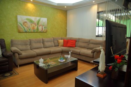 Casa à venda com 191m², 3 quartos e 3 vagasSala