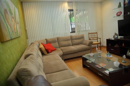 Casa à venda com 191m², 3 quartos e 3 vagasSala