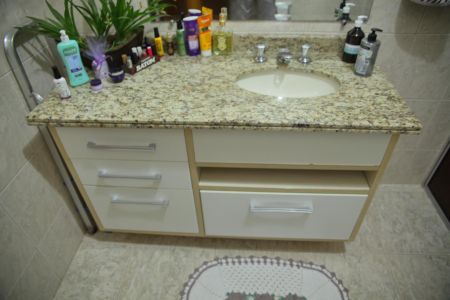 Casa à venda com 191m², 3 quartos e 3 vagasBanheiro Social