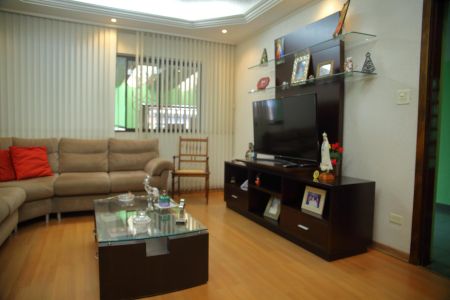 Casa à venda com 191m², 3 quartos e 3 vagasSala