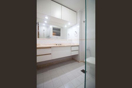 Apartamento à venda com 113m², 3 quartos e 1 vagaBanheiro da Suíte 1