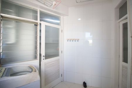 Apartamento à venda com 113m², 3 quartos e 1 vagaÁrea de Serviço