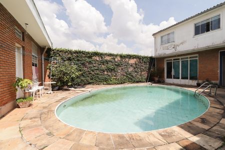Casa à venda com 400m², 3 quartos e 4 vagasPiscina