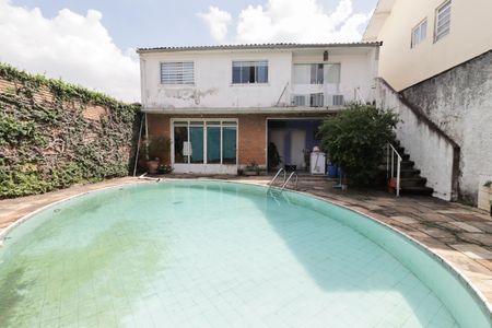 Casa à venda com 400m², 3 quartos e 4 vagasCasa dos fundos