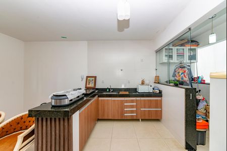 Casa à venda com 140m², 2 quartos e 2 vagasCozinha