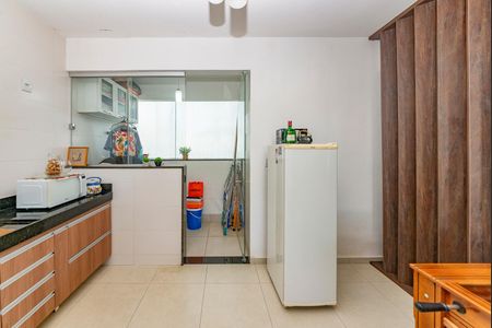 Casa à venda com 140m², 2 quartos e 2 vagasCozinha
