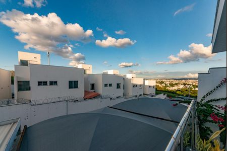 Casa à venda com 140m², 2 quartos e 2 vagasEntrada