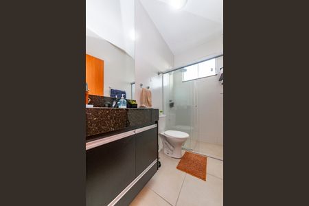 Casa à venda com 140m², 2 quartos e 2 vagasBanheiro Social