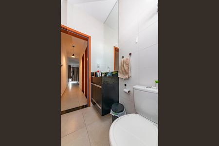 Casa à venda com 140m², 2 quartos e 2 vagasBanheiro Social