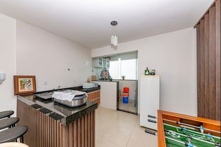 Casa à venda com 140m², 2 quartos e 2 vagasCozinha