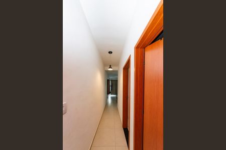 Casa à venda com 140m², 2 quartos e 2 vagasCorredor