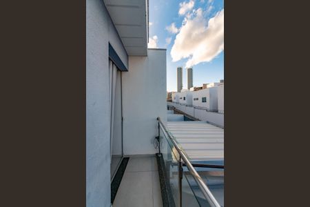 Casa à venda com 140m², 2 quartos e 2 vagasEntrada