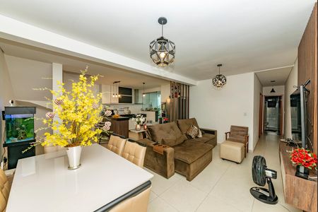 Casa à venda com 140m², 2 quartos e 2 vagasCasa 2 Sala 