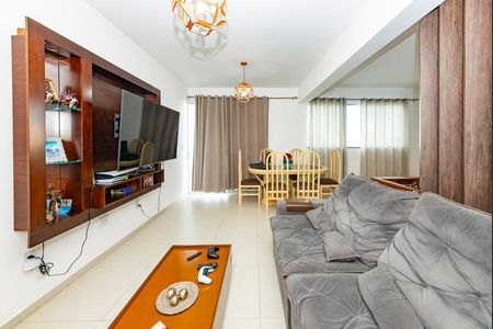 Casa à venda com 140m², 2 quartos e 2 vagasSala