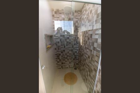 Casa à venda com 240m², 3 quartos e 4 vagasBanheiro Externo