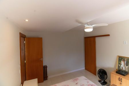 Casa à venda com 240m², 3 quartos e 4 vagasSuíte 2