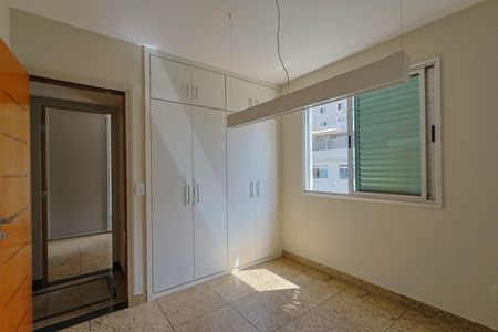 Apartamento à venda com 142m², 4 quartos e 2 vagasQuarto 3