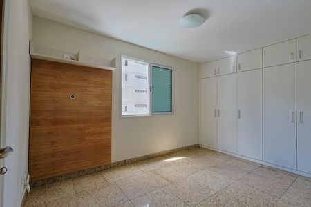 Apartamento à venda com 142m², 4 quartos e 2 vagasQuarto 4 - Suíte