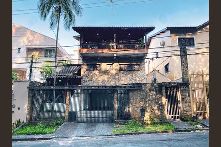 Apartamento à venda com 650m², 4 quartos e 4 vagas Apartamento à venda com 650m², 4 quartos e 4 vagasFachada