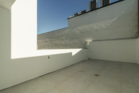 Apartamento à venda com 146m², 2 quartos e 2 vagasÁrea descoberta privativa