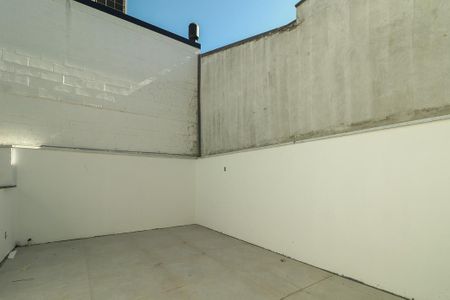 Apartamento à venda com 146m², 2 quartos e 2 vagasÁrea descoberta privativa