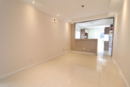 Casa à venda com 133m², 3 quartos e 2 vagasSala