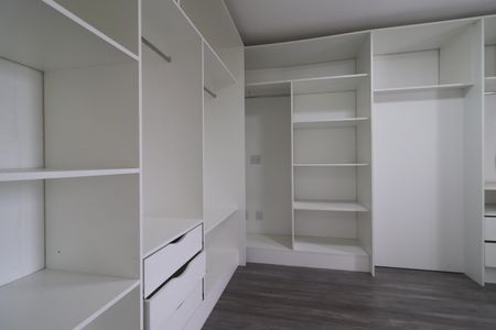 Casa à venda com 133m², 3 quartos e 2 vagasCloset