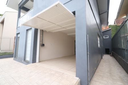 Casa à venda com 133m², 3 quartos e 2 vagasFachada