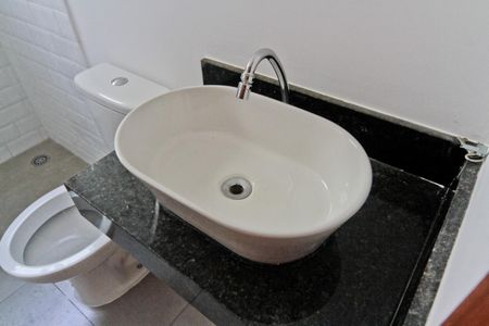 Casa à venda com 171m², 3 quartos e 2 vagasBanheiro