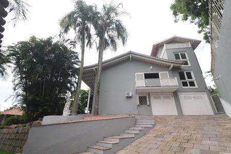 Casa à venda com 375m², 5 quartos e 3 vagasFachada