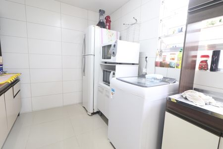 Casa à venda com 375m², 5 quartos e 3 vagasCozinha 02