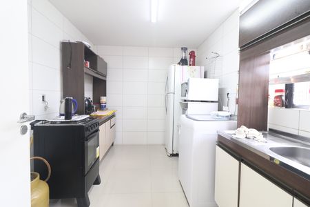 Casa à venda com 375m², 5 quartos e 3 vagasCozinha 02