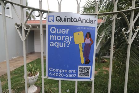 Casa à venda com 375m², 5 quartos e 3 vagasPlaca 