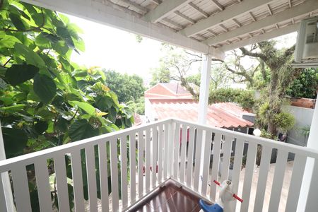 Casa à venda com 375m², 5 quartos e 3 vagasQuarto 2 sacada