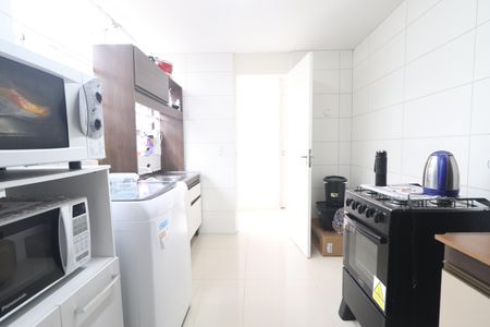 Casa à venda com 375m², 5 quartos e 3 vagasCozinha 02