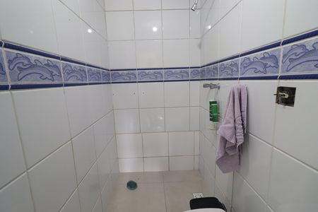 Casa à venda com 375m², 5 quartos e 3 vagasBanheiro 02